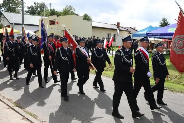 Stulecie OSP w Żałem: nowy sztandar, tablica pamięci i hołd dla założycieli