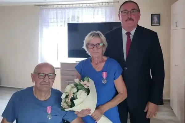 Medale za 50-lecie małżeństwa dla Teresy i Andrzeja Wawrzyńskich z gminy Rypin
