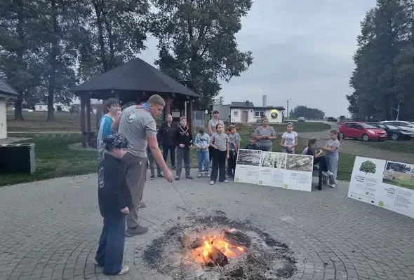 Harcerze z 7. WDH Szarego Wilka sprzątali lasy i adoptowali zieleń