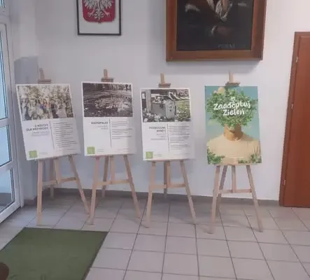 Wystawa „Zaadoptuj Zieleń” w Szkole Podstawowej w Rogowie