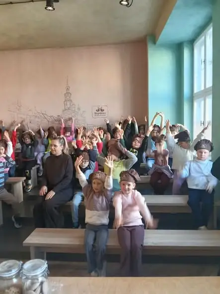 Pierwszoklasiści z wizytą w Rogalowym Muzeum Poznania