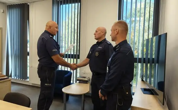 Ćwierć wieku w policyjnym mundurze – jubileusz asp. szt. Miljana Magdziaka w Rypinie