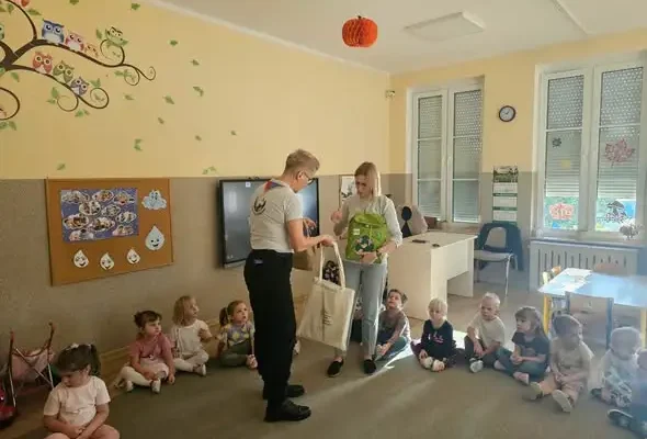 Zielony Plecaczek Dobrej Energii trafił do przedszkolaków z Rogowa