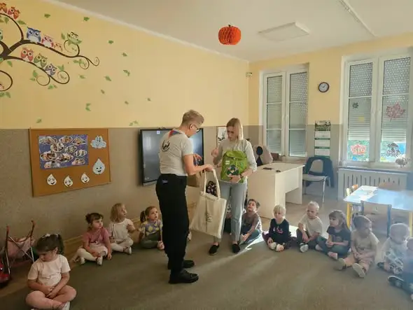 Zielony Plecaczek Dobrej Energii trafił do przedszkolaków z Rogowa